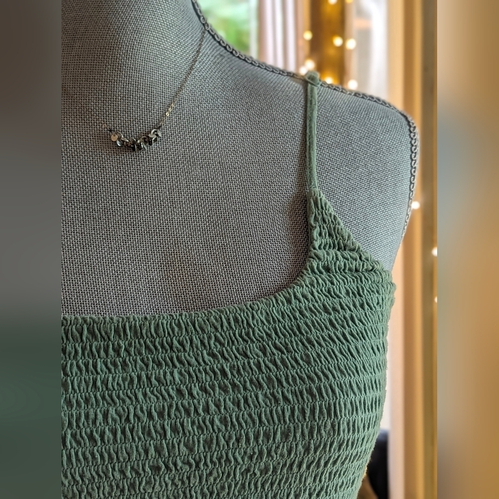NWT Mustard Seed Cropped Smocked Top Size Large Green/Women - Picture 6 of 16